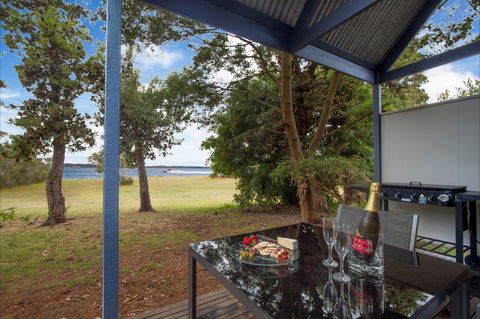 Waterfront Retreat At Wattle Point - Kingaroy Accommodation 4