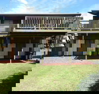 Cedar House - Kingaroy Accommodation