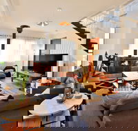 Hudson Bay at Basin View - Kingaroy Accommodation