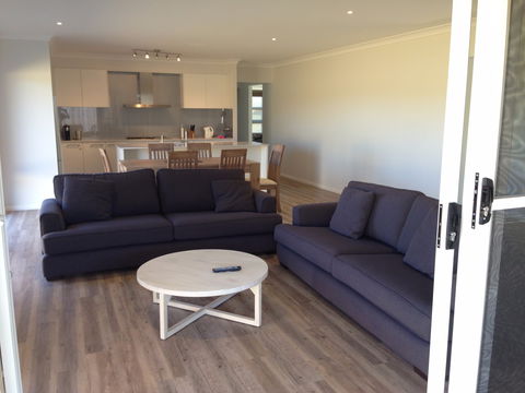 Makai Barlings Beach - Kingaroy Accommodation 0