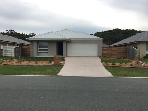 Makai Barlings Beach - Kingaroy Accommodation 1