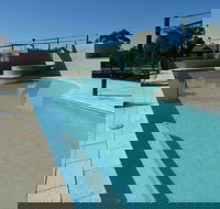 McNevins Logan Park Motel