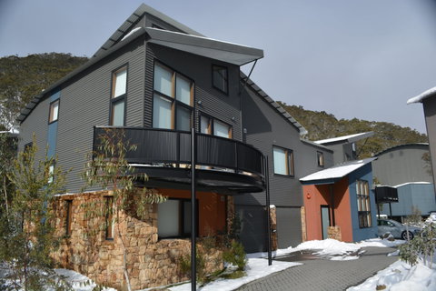 Snow Stream Apartments - Kingaroy Accommodation 1