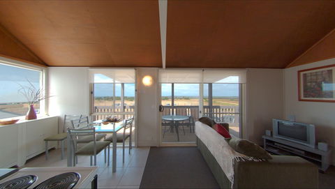 Angler's Arms And Fisherman's Cottage - Kingaroy Accommodation 1