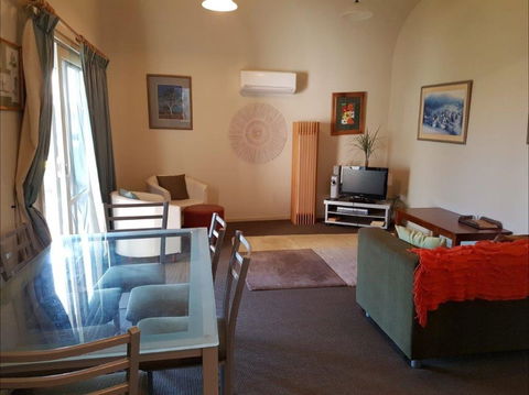 Angler's Arms And Fisherman's Cottage - Kingaroy Accommodation 2