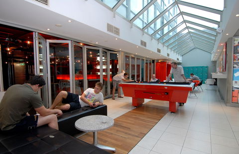 Base Backpackers St Kilda - Kingaroy Accommodation 1