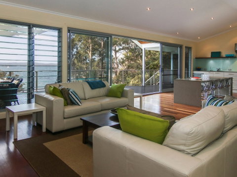 Becalmed On Sunshine Cove - Kingaroy Accommodation 1