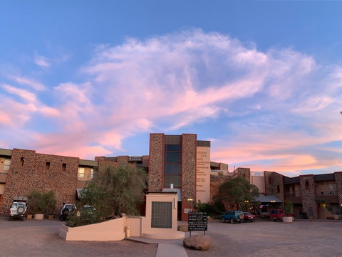 Desert Cave Hotel - Kingaroy Accommodation 0