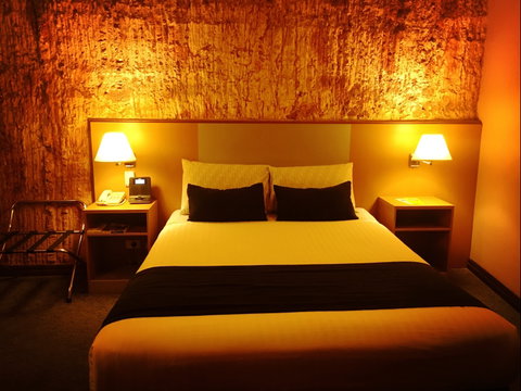 Desert Cave Hotel - Kingaroy Accommodation 2