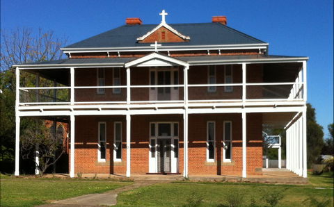 Eddy's Of Canowindra - Kingaroy Accommodation 0