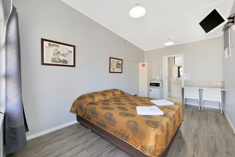 Ned Kelly's Motel - Kingaroy Accommodation 1