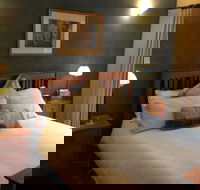 Studio Cottages Romantic Hideaway - Kingaroy Accommodation