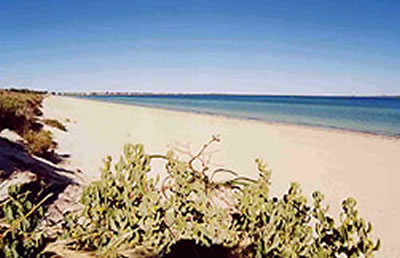 A Beachfront Villa Rockingham - Kingaroy Accommodation 1