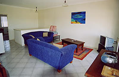 A Beachfront Villa Rockingham - Kingaroy Accommodation 2