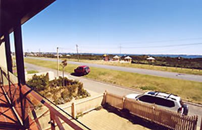 A Beachfront Villa Rockingham - Kingaroy Accommodation 3