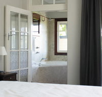 Caves House Hotel - Kingaroy Accommodation