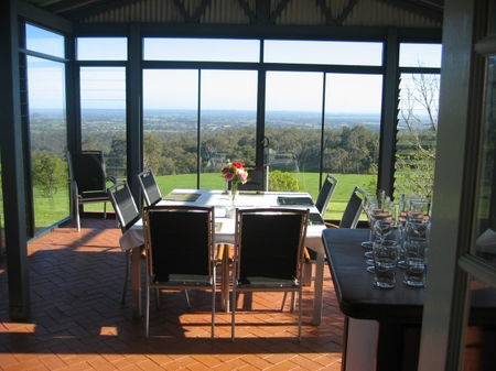 Vista Ridge Estate - Top Paddock Cottage - Kingaroy Accommodation 1