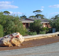 Wave Rock Lakeside Resort and Caravan Park - Kingaroy Accommodation