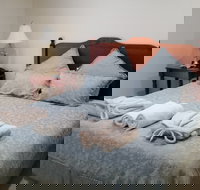 Carolynnes Cottages - Blue Wren Cottage - Kingaroy Accommodation