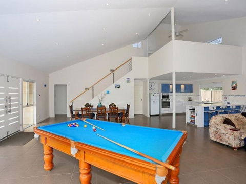 Falcon By The Bay - Kingaroy Accommodation 0