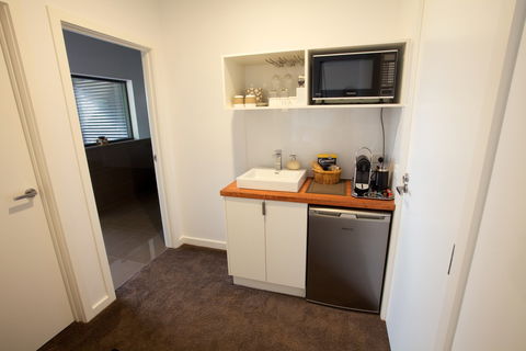 Feathertop  Accommodation - Kingaroy Accommodation 2