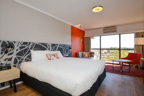 Ibis Styles Kalgoorlie - Kingaroy Accommodation 1