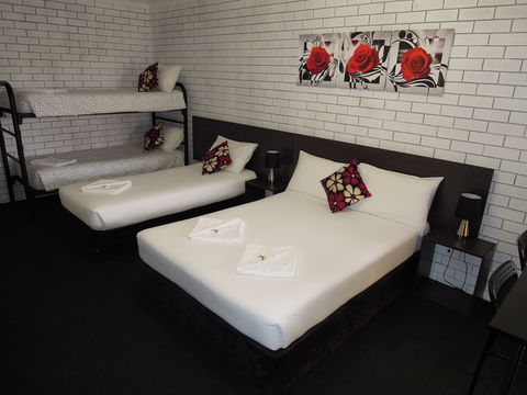 Jackaroo Apartments - Motel - Kingaroy Accommodation 2