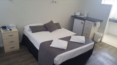 Queens Beach Hotel - Kingaroy Accommodation 1