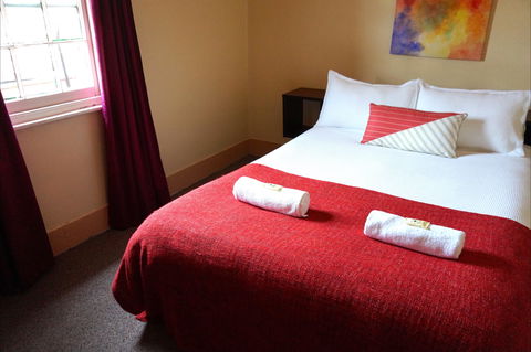 Royal Hotel Cooma - Kingaroy Accommodation 1