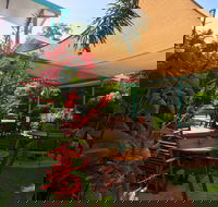 Tropical Palms Resort  4WD Hire - Kingaroy Accommodation