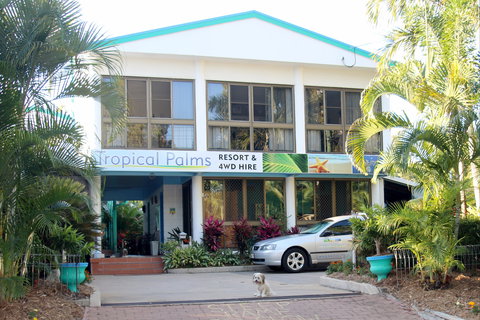 Tropical Palms Resort & 4WD Hire - Kingaroy Accommodation 1