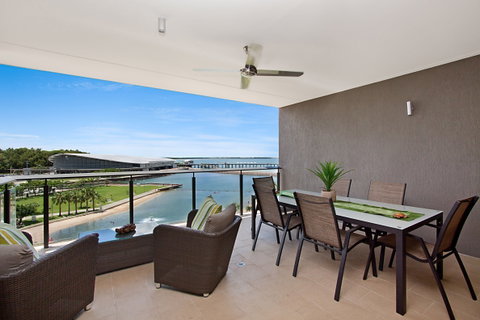 Akuna Waterfront - Kingaroy Accommodation 1