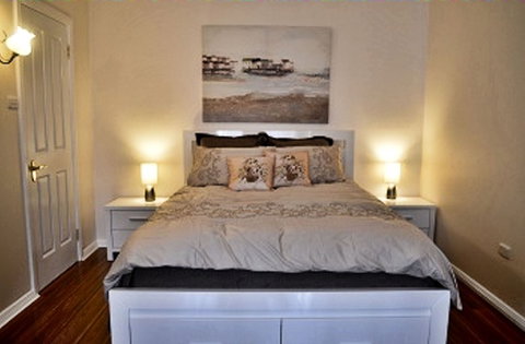 Almond Tree Cottage - Kingaroy Accommodation 1