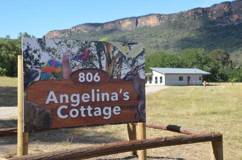 Angelina's Cottage - Capertee Valley - Kingaroy Accommodation 0