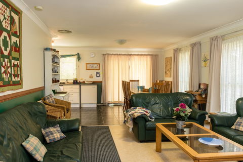 Arcadia House - Kingaroy Accommodation 2