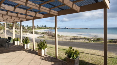 Cape View Cottage - Kingaroy Accommodation 0