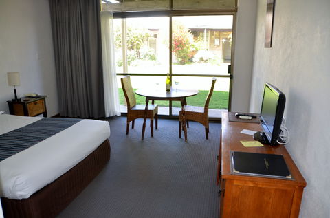 Coonawarra Motor Lodge - Kingaroy Accommodation 1