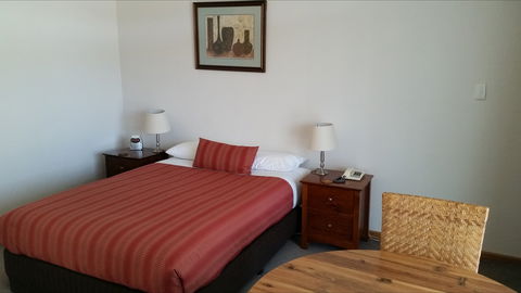 Coonawarra Motor Lodge - Kingaroy Accommodation 2