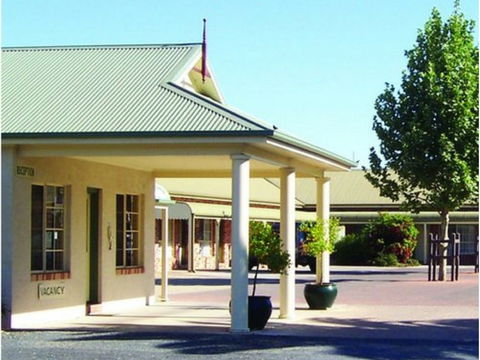 Country Gardens Motor Inn - Kingaroy Accommodation 0