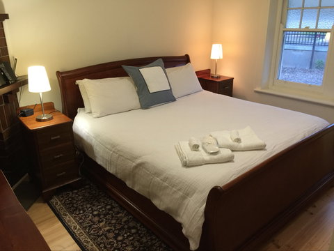 MacDonnell House, Naracoorte - Kingaroy Accommodation 1