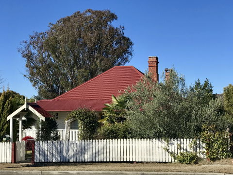 Tenterfield Luxury Historic Cottage - Kingaroy Accommodation 0