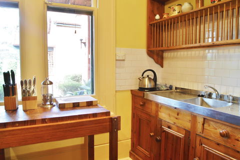 Buxton Manor - Garden And Loft Apartment - Kingaroy Accommodation 2