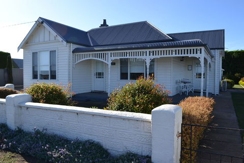 Calgary Accommodation & Killara Accommodation - Kingaroy Accommodation 0