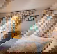 Capers Cottage - Kingaroy Accommodation