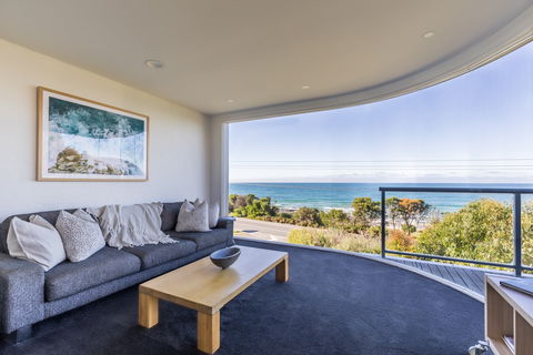 Dlux + Escape @ 83 Great Ocean Road Apartments Lorne - Kingaroy Accommodation 0