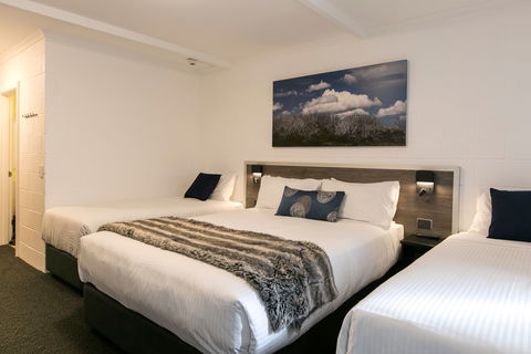 Falls Creek Hotel - Kingaroy Accommodation 1