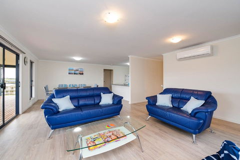 Hayborough Haven 3 - 3 Fifth Avenue - Hayborough - Kingaroy Accommodation 2