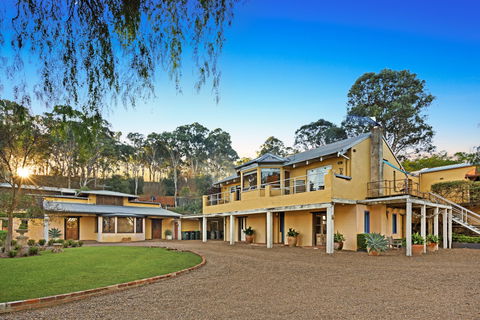 I Villini Estate - Kingaroy Accommodation 0