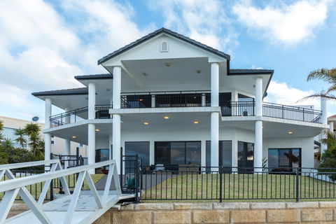 Port Lincoln Marina Luxury Escape - Kingaroy Accommodation 1