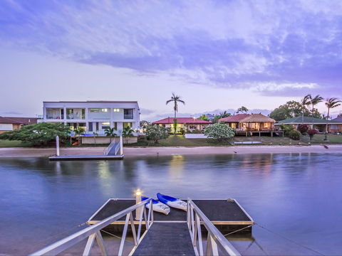 Riviera Waters Broadbeach - Vogue Holiday Homes - Kingaroy Accommodation 2